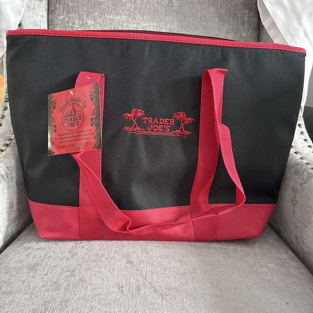 Trader Joes Black & Red Reusable Insulated Bag 7 Gl 5 Hours Of Cool!